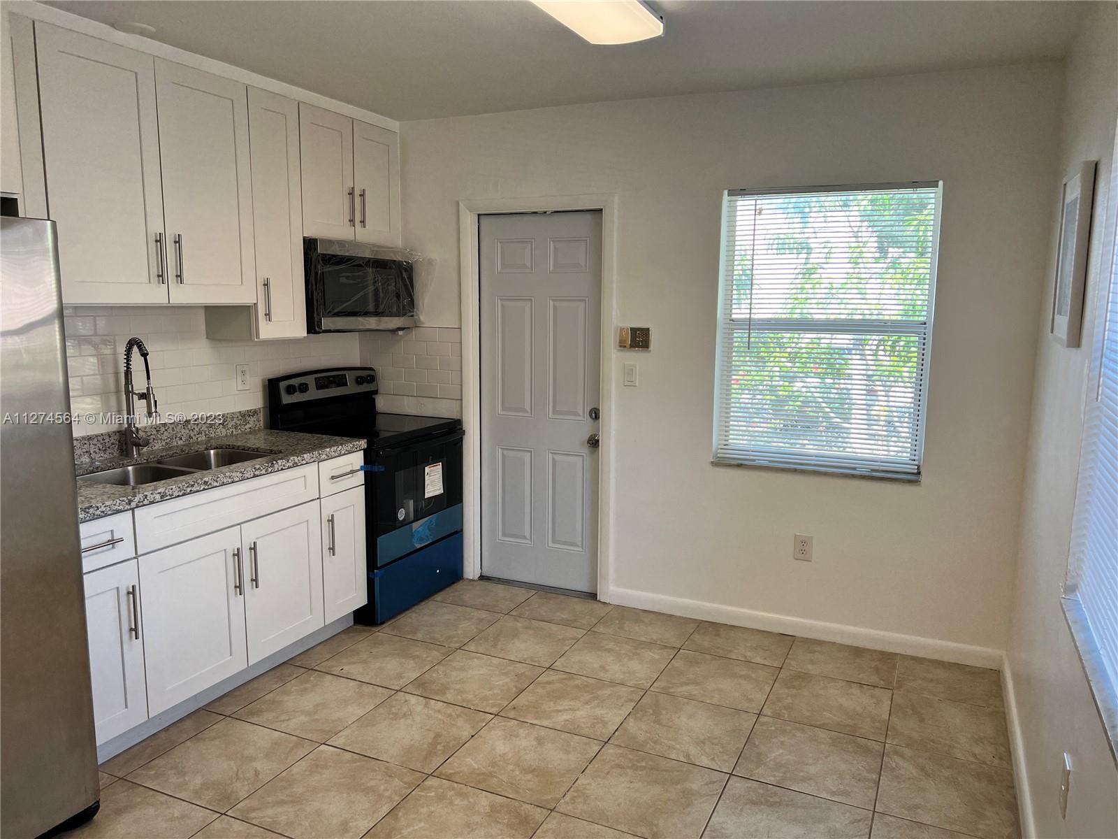 See details / 1903 sq. ft. $ 2022-10-03 0 Photo
