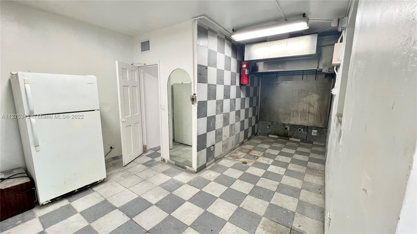 See details / sq. ft. $ 2022-09-19 0 Photo
