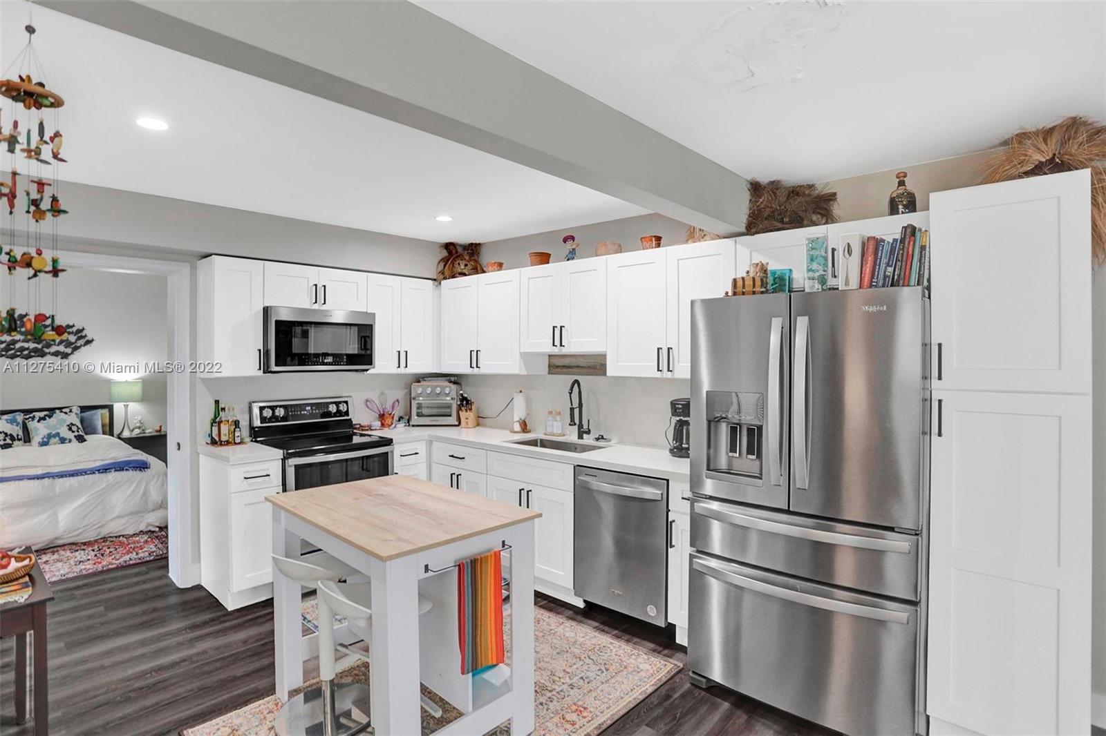 See details / 2472 sq. ft. $ 2022-09-19 0 Photo