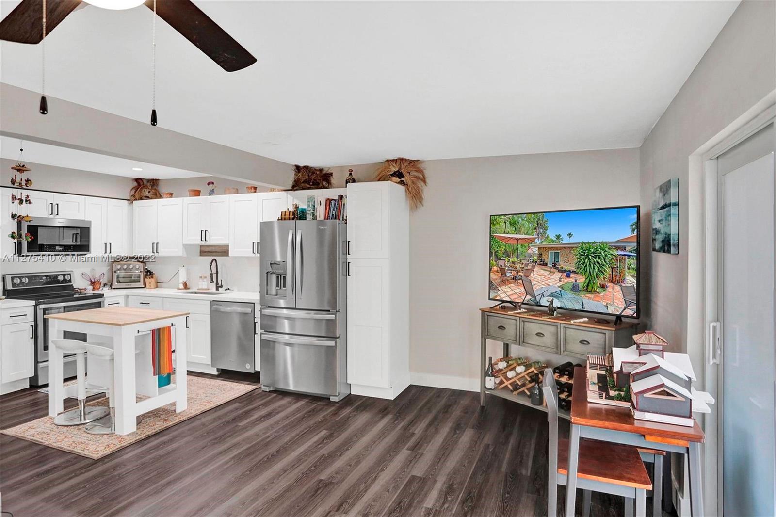 See details / 2472 sq. ft. $ 2022-09-19 0 Photo