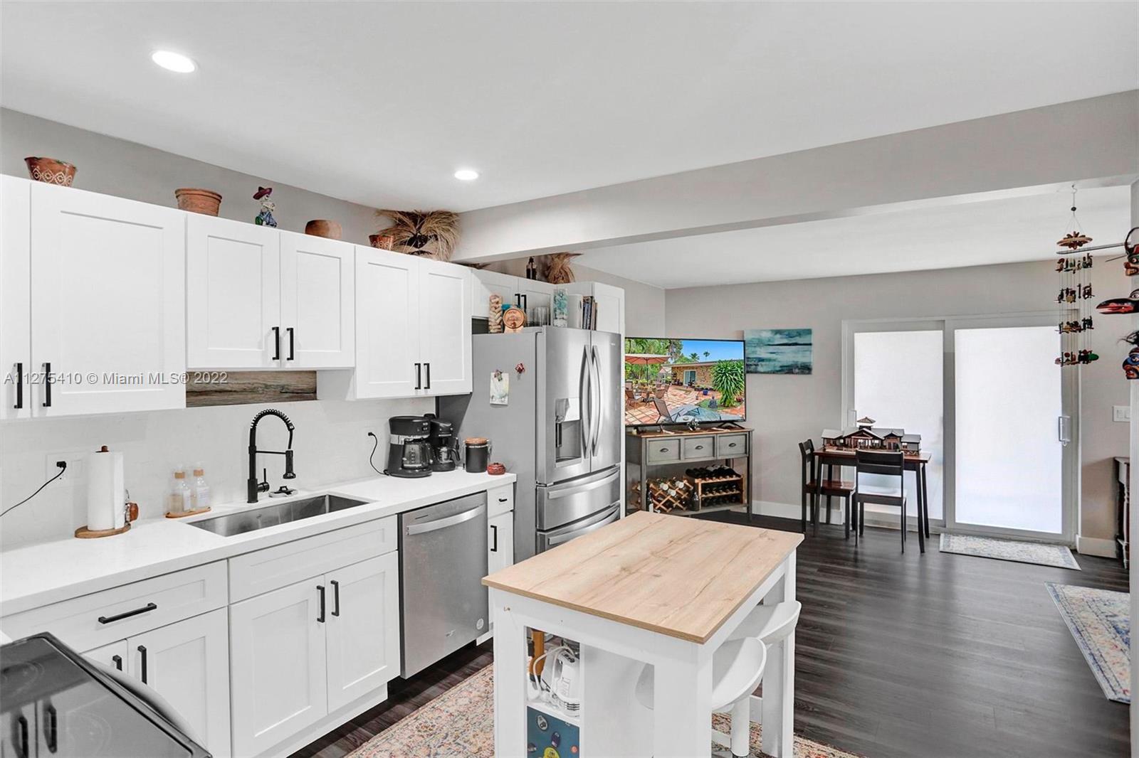 See details / 2472 sq. ft. $ 2022-09-19 0 Photo
