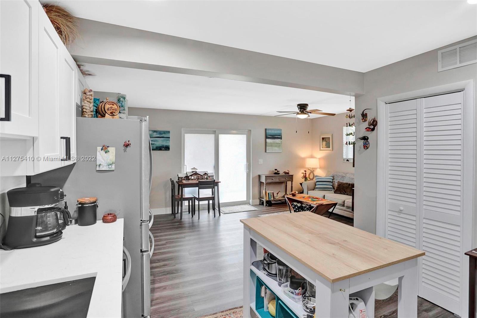 See details / 2472 sq. ft. $ 2022-09-19 0 Photo