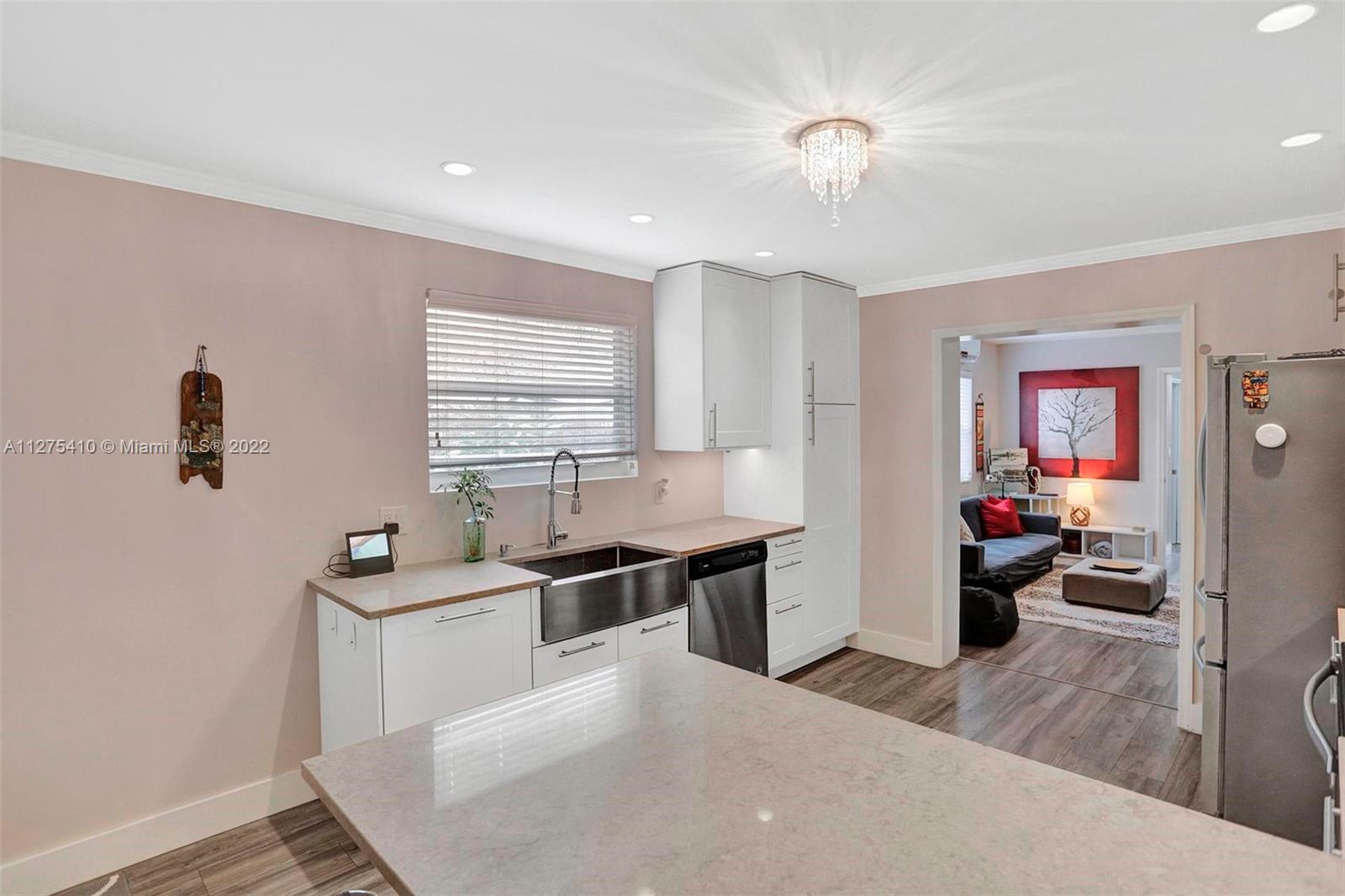 See details / 2472 sq. ft. $ 2022-09-19 0 Photo