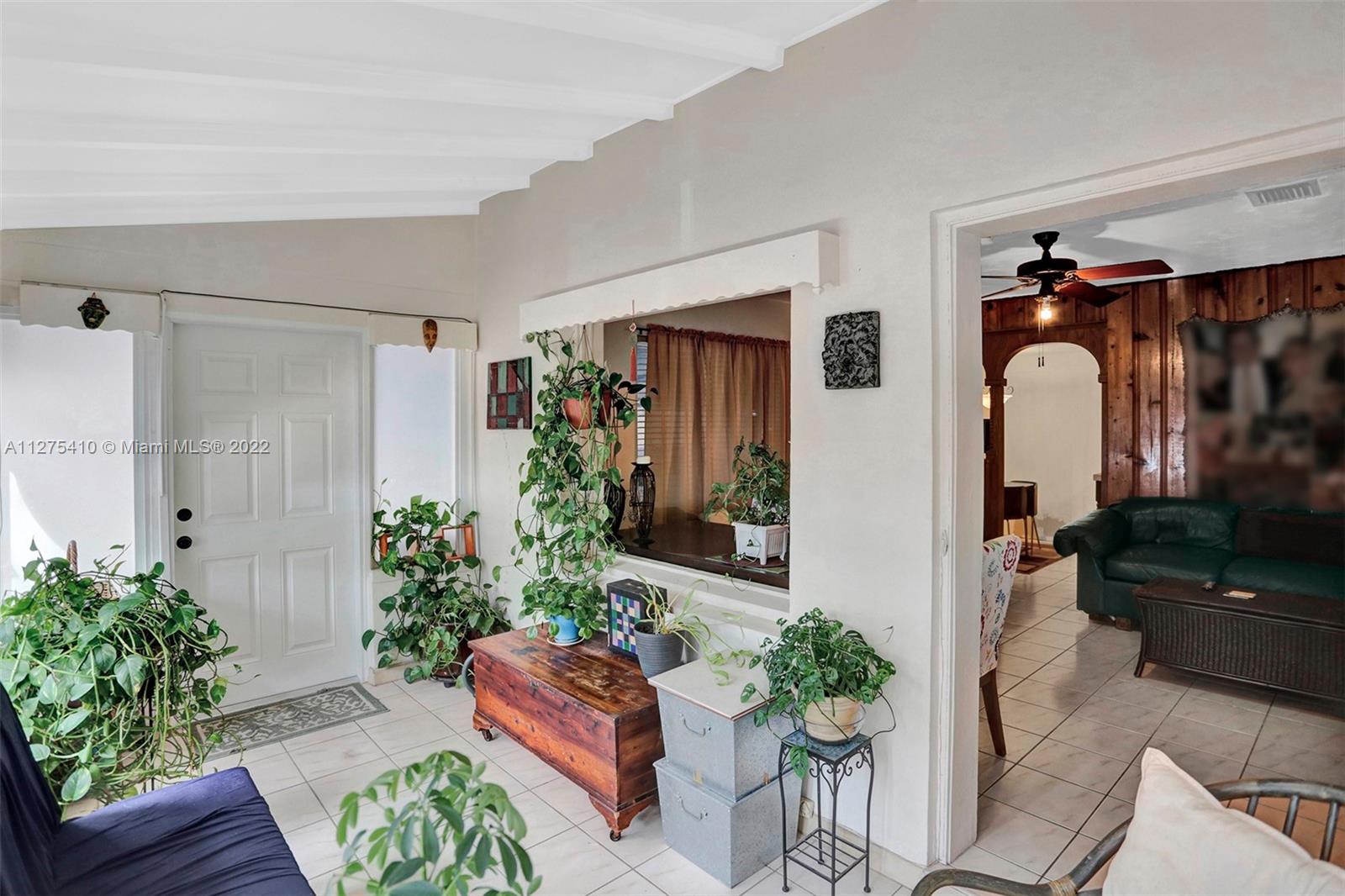 See details / 2472 sq. ft. $ 2022-09-19 0 Photo