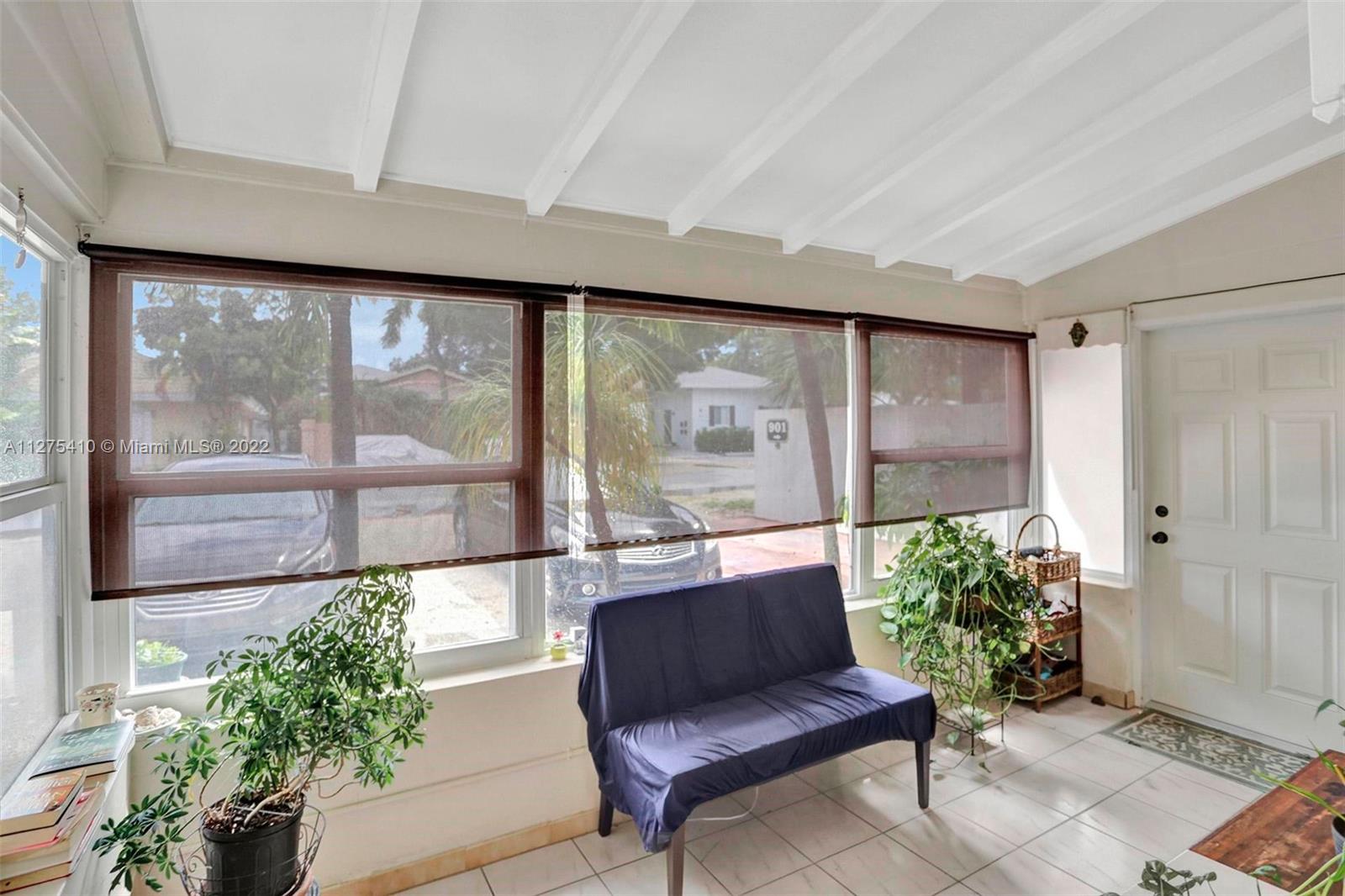 See details / 2472 sq. ft. $ 2022-09-19 0 Photo