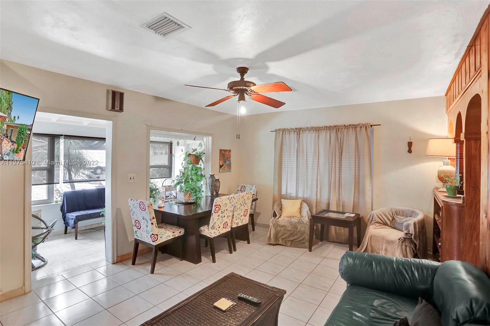 See details / 2472 sq. ft. $ 2022-09-19 0 Photo