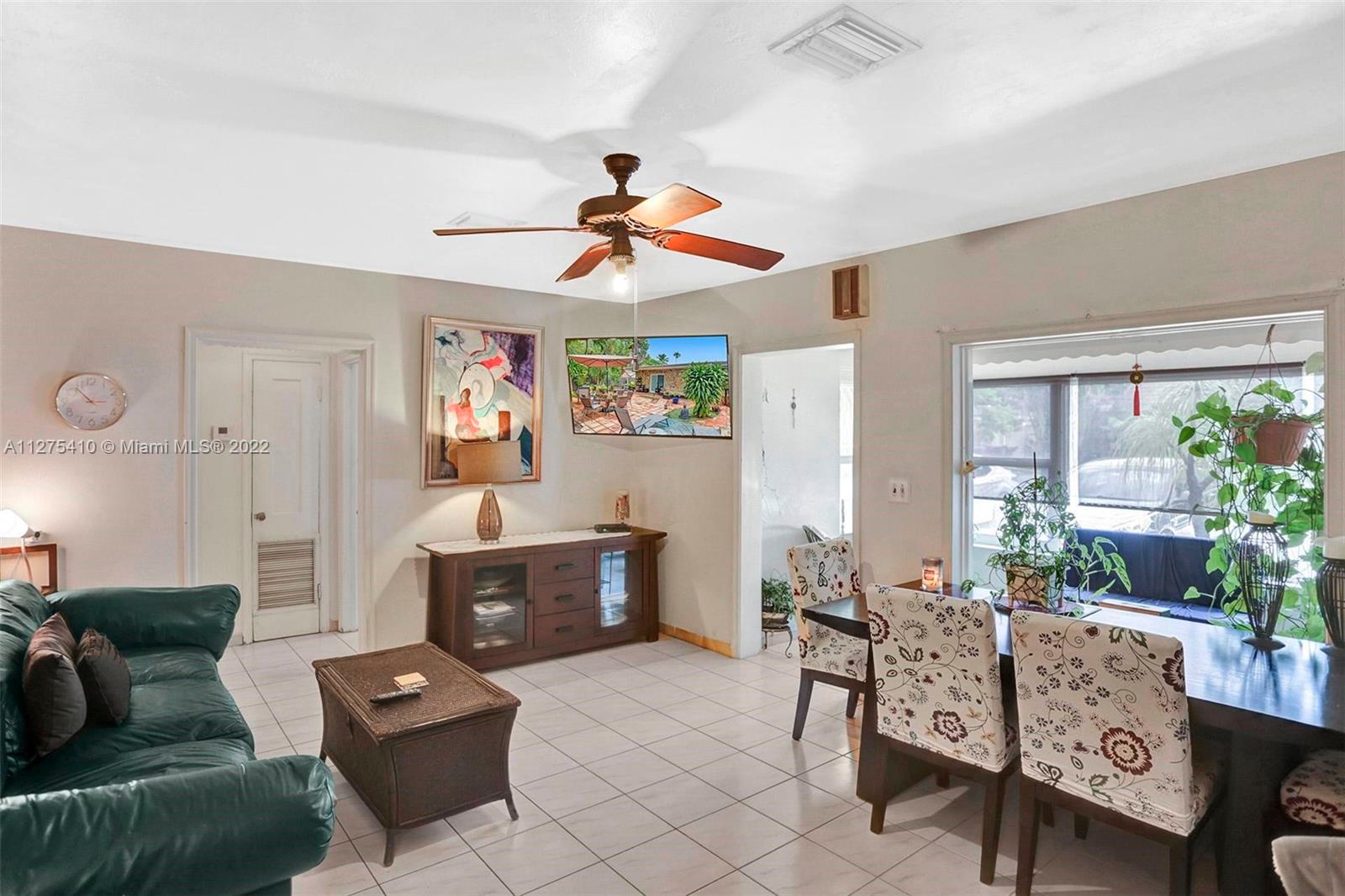 See details / 2472 sq. ft. $ 2022-09-19 0 Photo