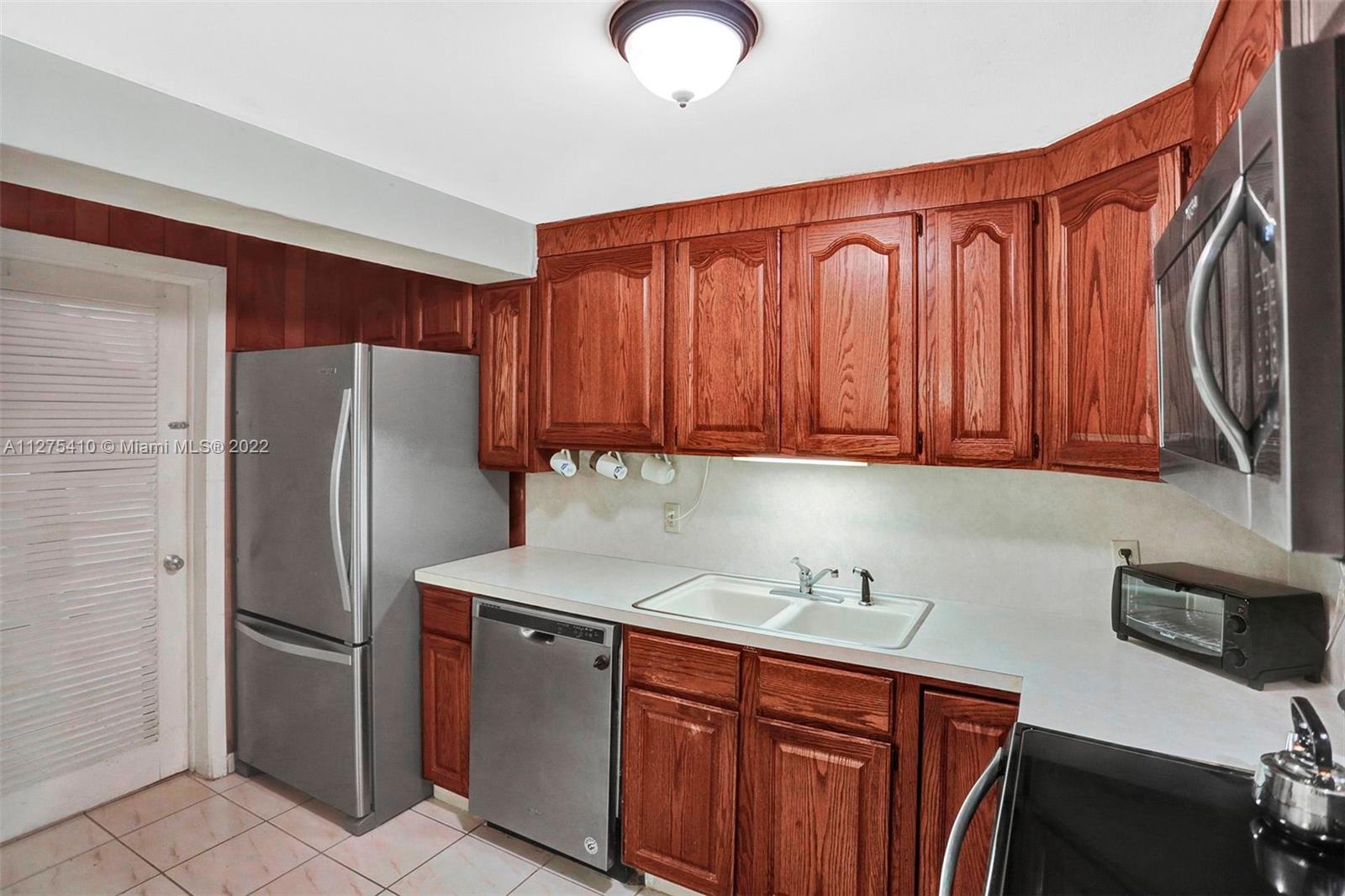 See details / 2472 sq. ft. $ 2022-09-19 0 Photo