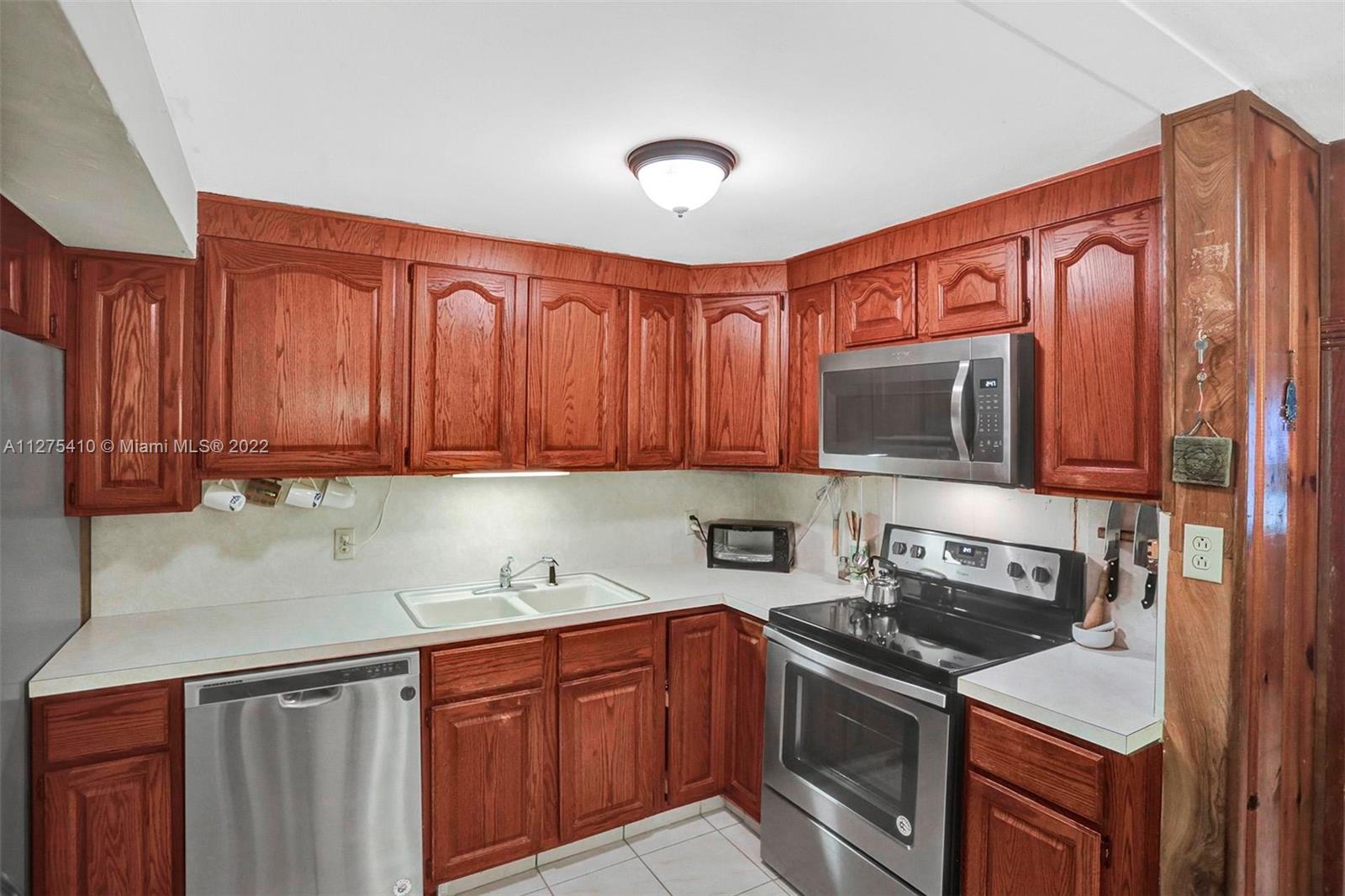 See details / 2472 sq. ft. $ 2022-09-19 0 Photo