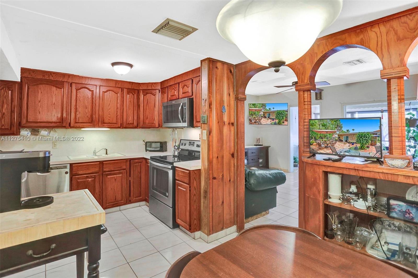 See details / 2472 sq. ft. $ 2022-09-19 0 Photo