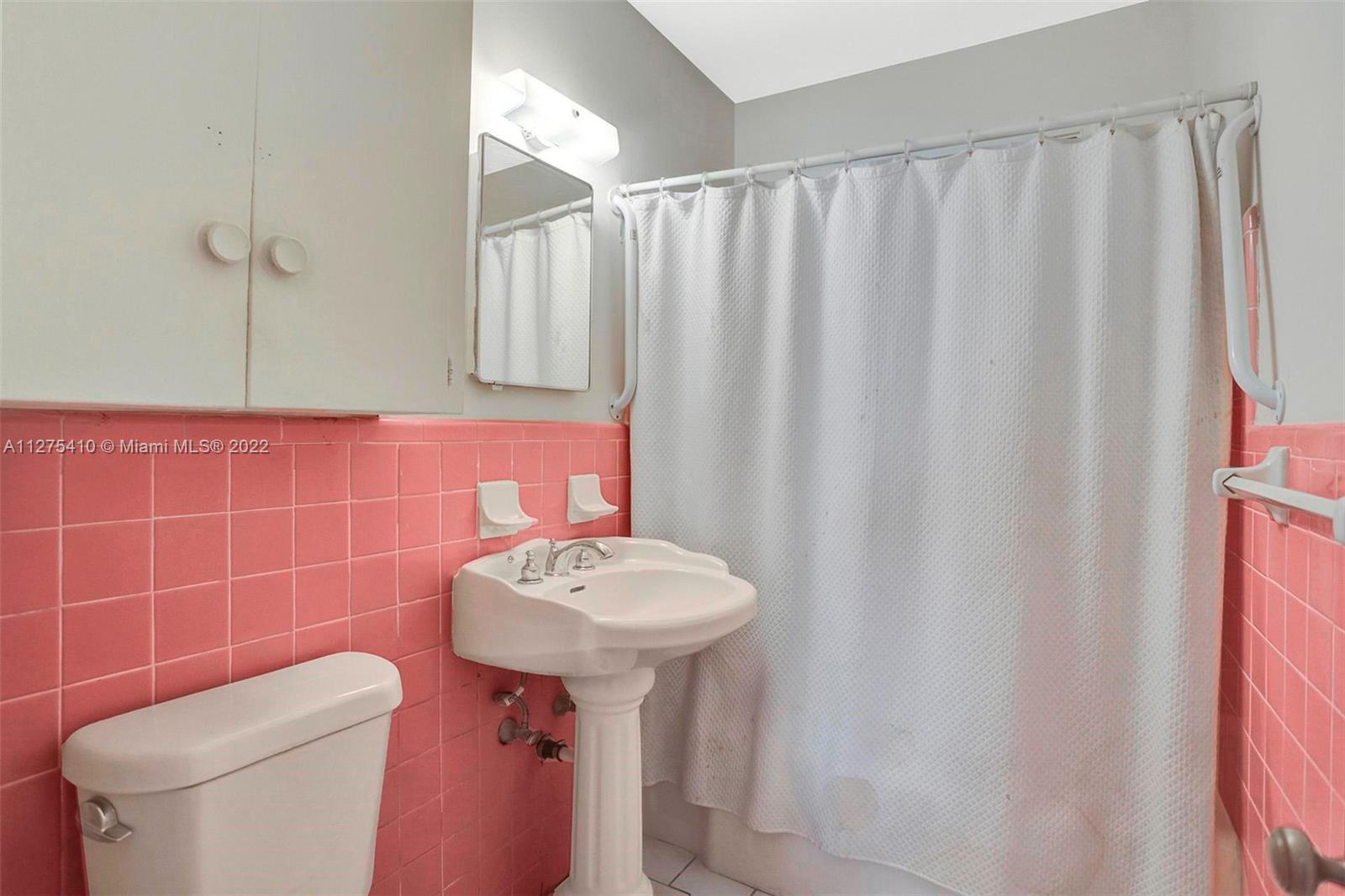 See details / 2472 sq. ft. $ 2022-09-19 0 Photo