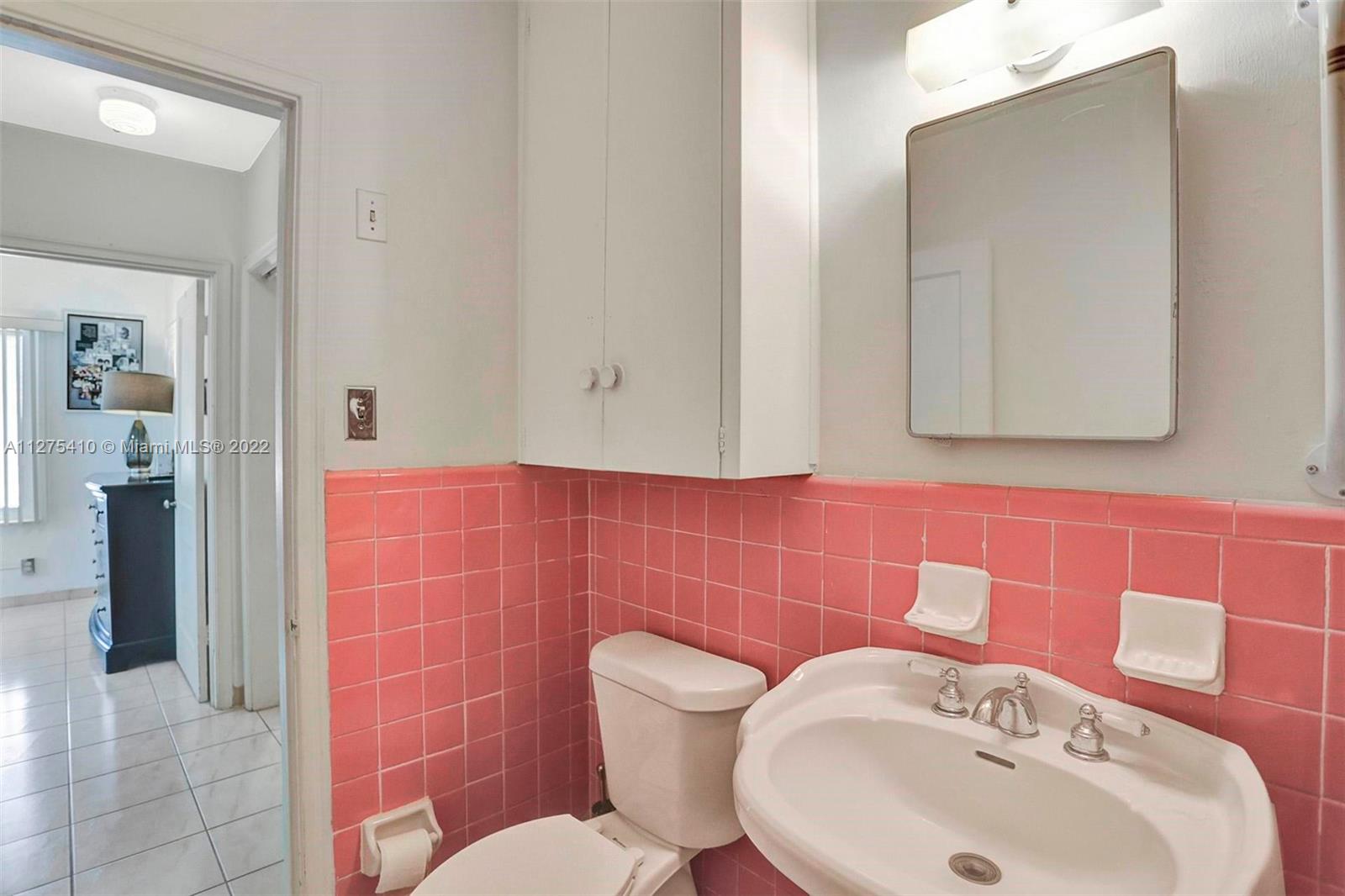 See details / 2472 sq. ft. $ 2022-09-19 0 Photo