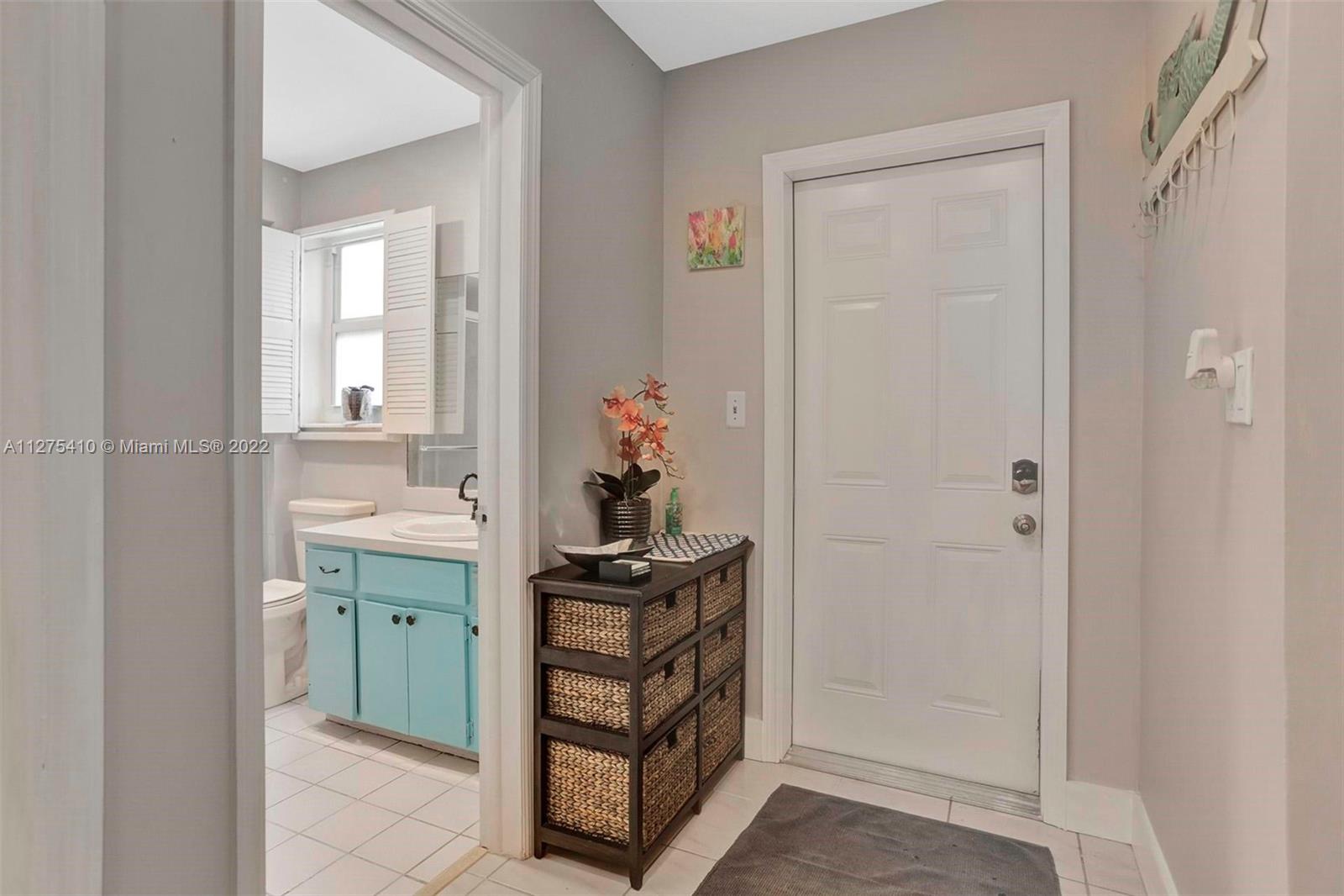 See details / 2472 sq. ft. $ 2022-09-19 0 Photo