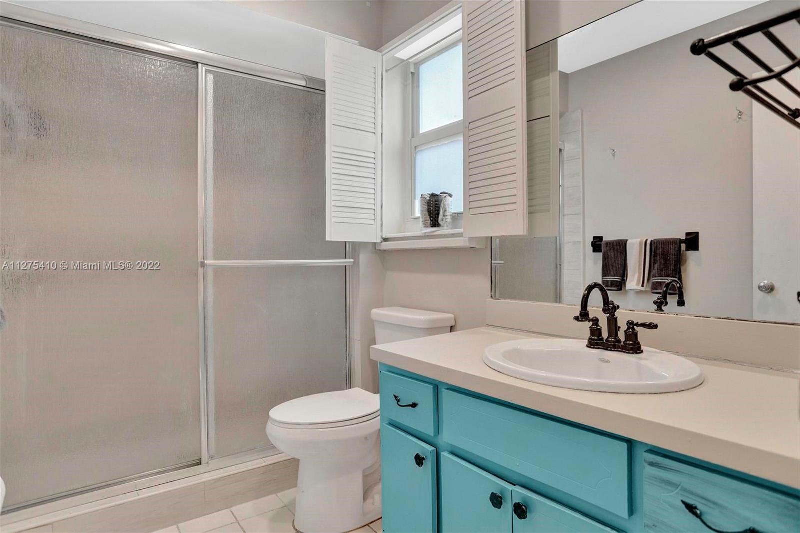 See details / 2472 sq. ft. $ 2022-09-19 0 Photo