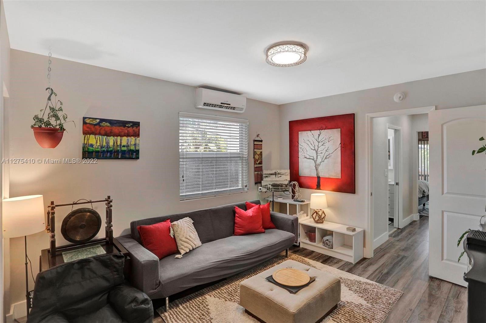 See details / 2472 sq. ft. $ 2022-09-19 0 Photo