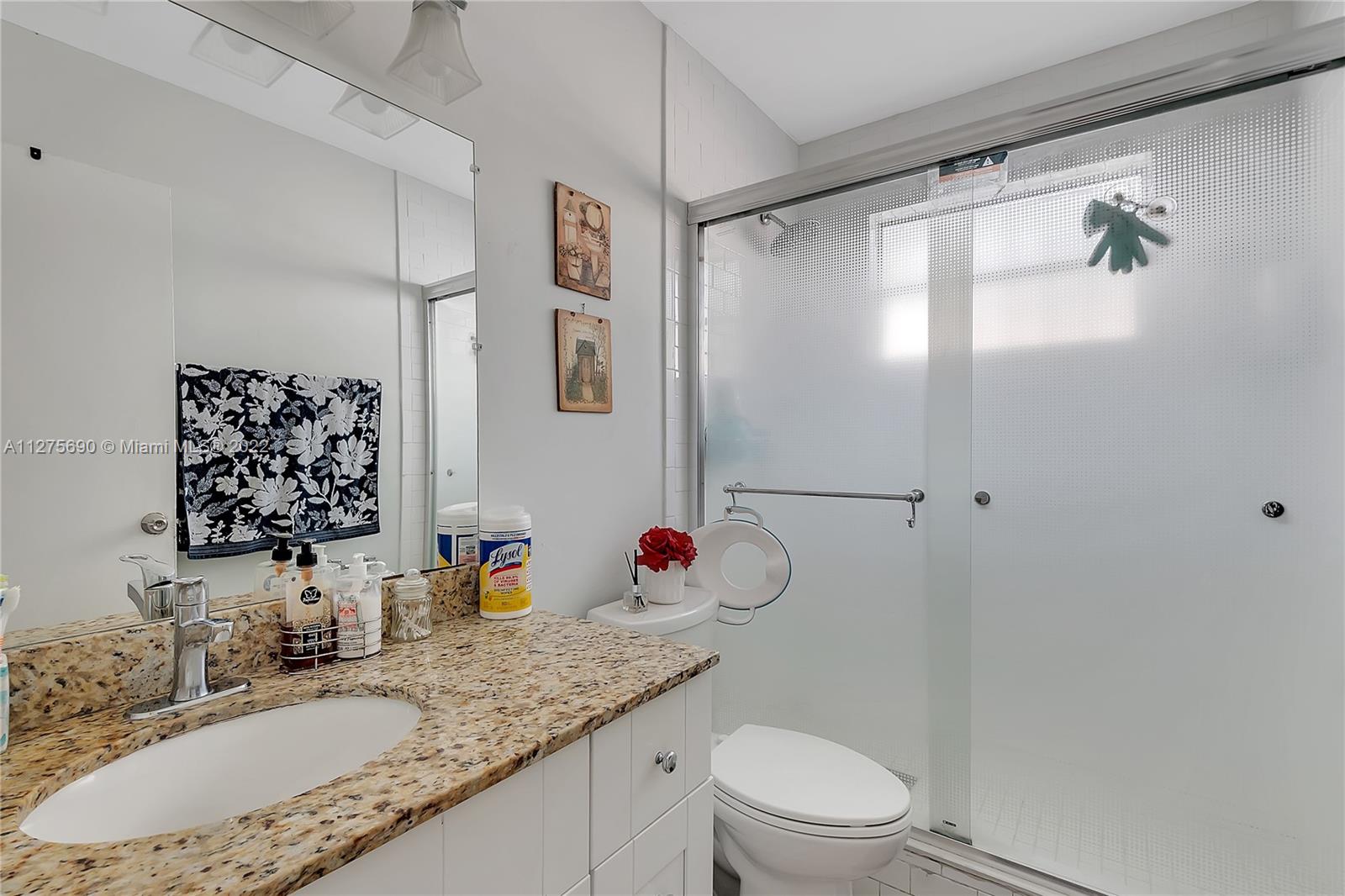 See details / 2230 sq. ft. $ 2022-10-09 0 Photo