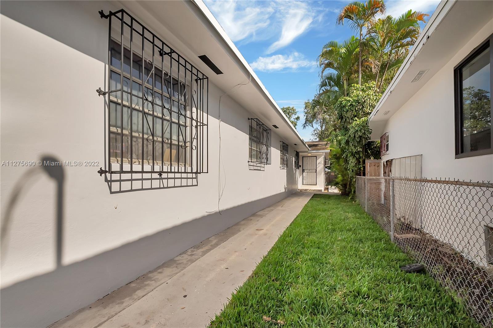 See details / 2230 sq. ft. $ 2022-10-09 0 Photo