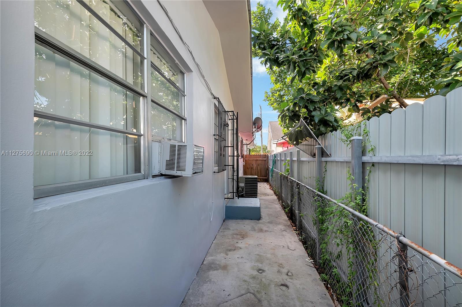 See details / 2230 sq. ft. $ 2022-10-09 0 Photo