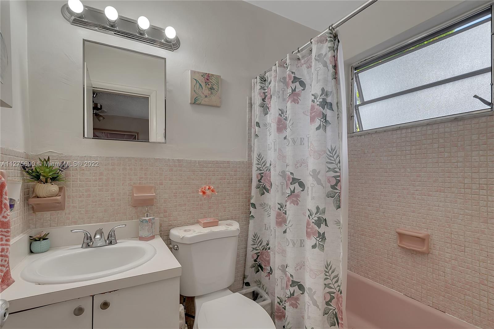 See details / 2230 sq. ft. $ 2022-10-09 0 Photo