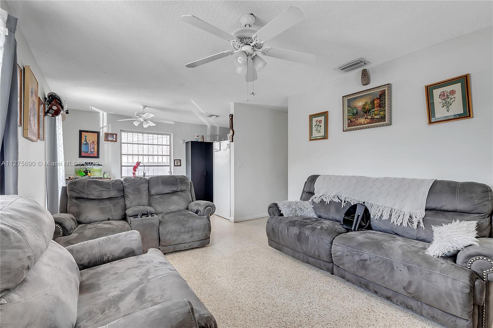 See details / 2230 sq. ft. $ 2022-10-09 0 Photo