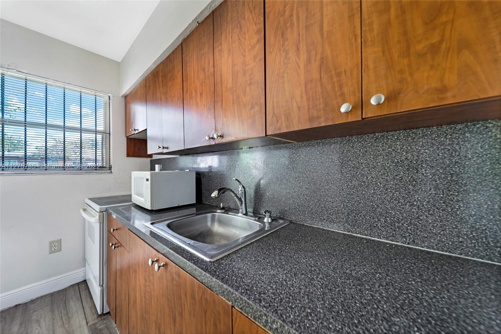 See details / 1824 sq. ft. $ 2022-09-20 0 Photo