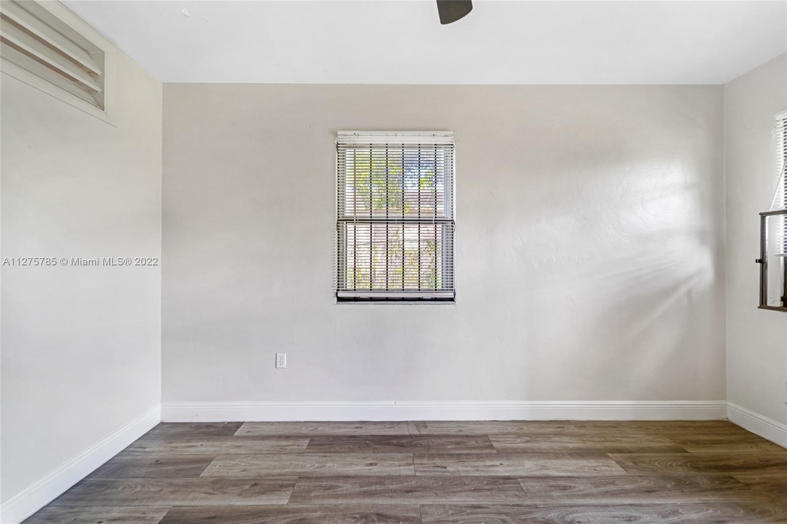 See details / 1824 sq. ft. $ 2022-09-20 0 Photo