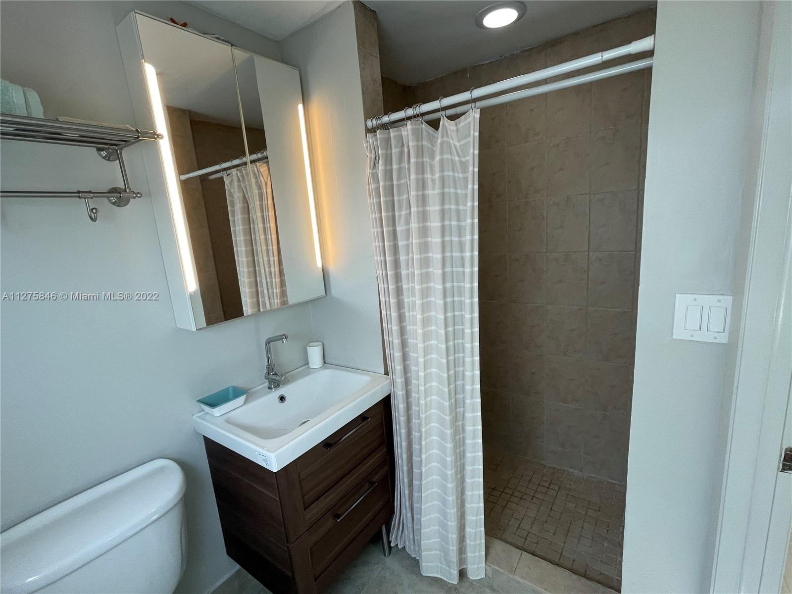 See details 8 / sq. ft. $ 2022-11-11 0 Photo