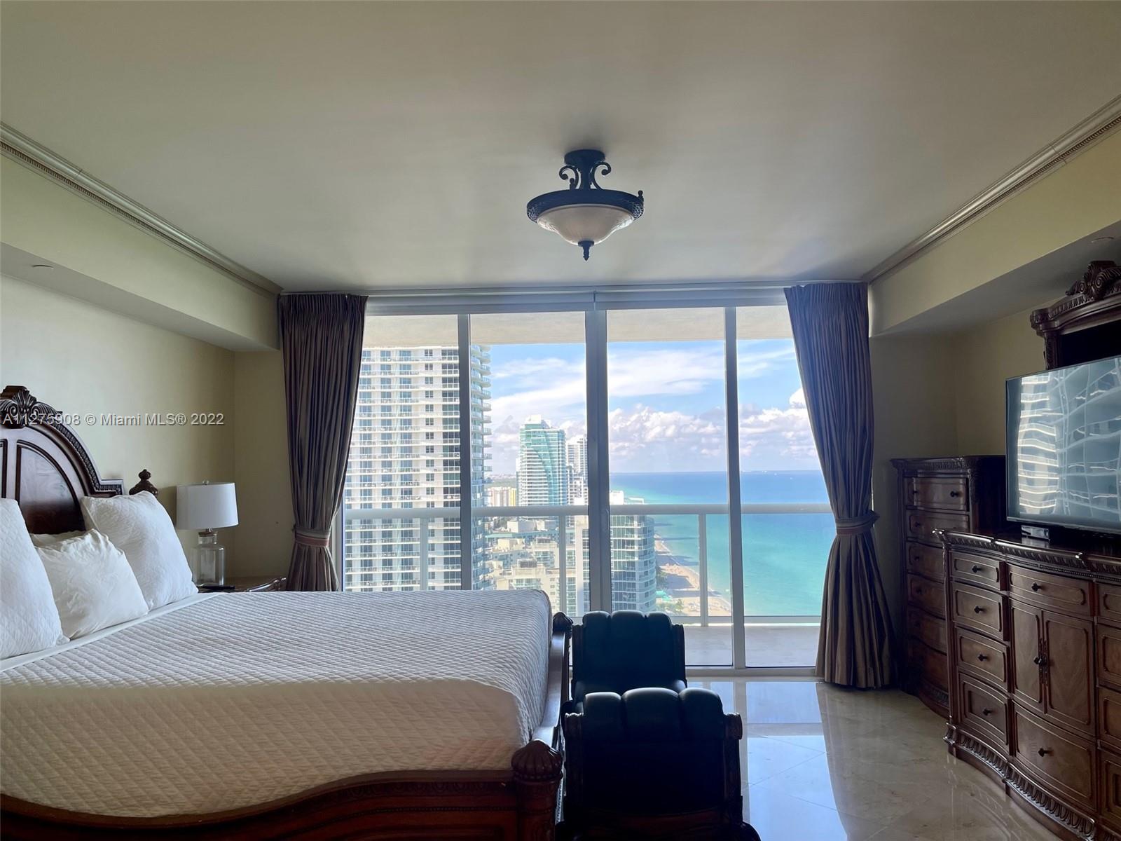 Ver detalles 3101 3 / 3 2065 sq. ft. $ 2022-09-20 0 foto