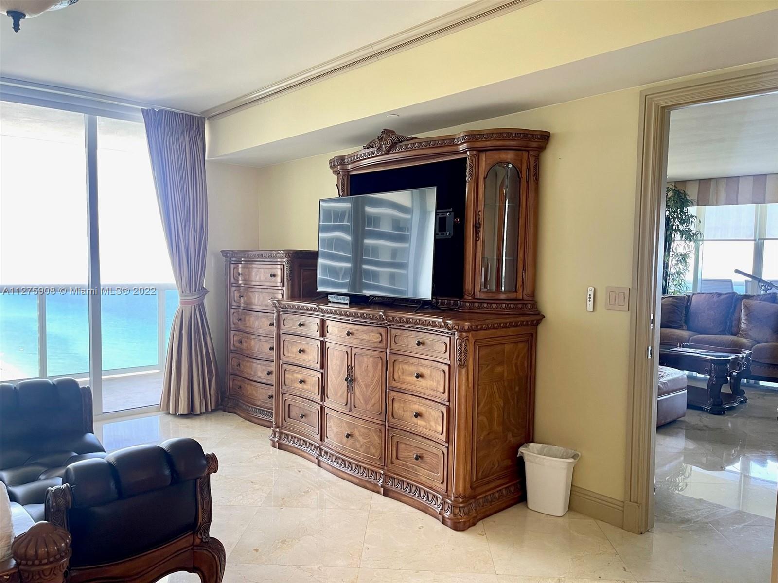 Ver detalles 3101 3 / 3 2065 sq. ft. $ 2022-09-20 0 foto