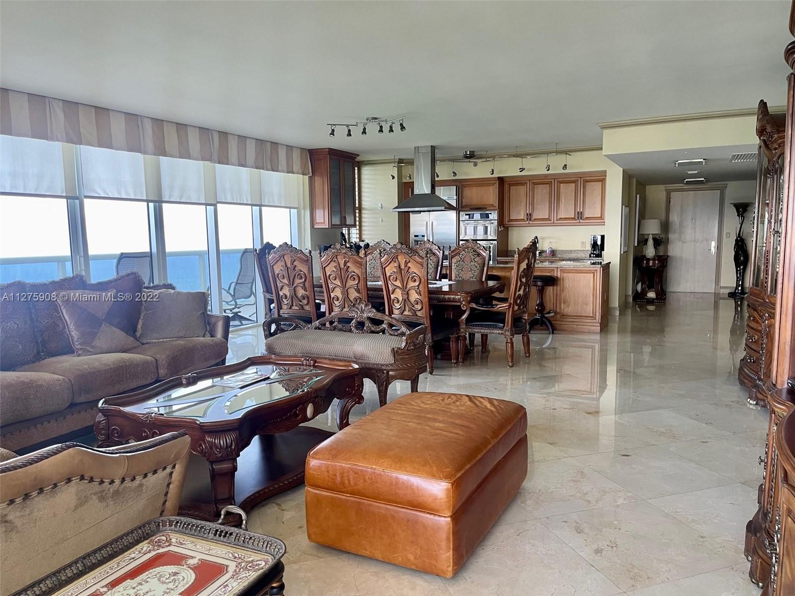 Ver detalles 3101 3 / 3 2065 sq. ft. $ 2022-09-20 0 foto