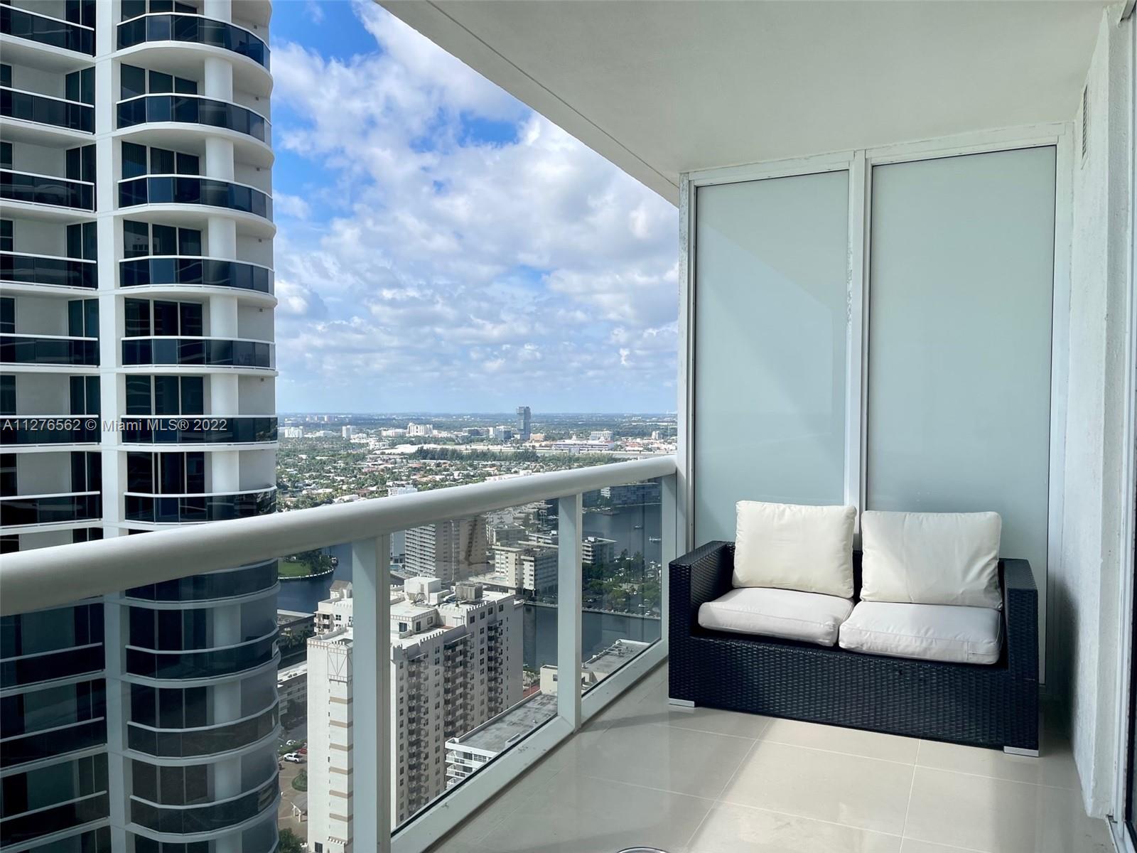 Ver detalles 3805 1 / 1 811 sq. ft. $ 2022-09-21 0 foto