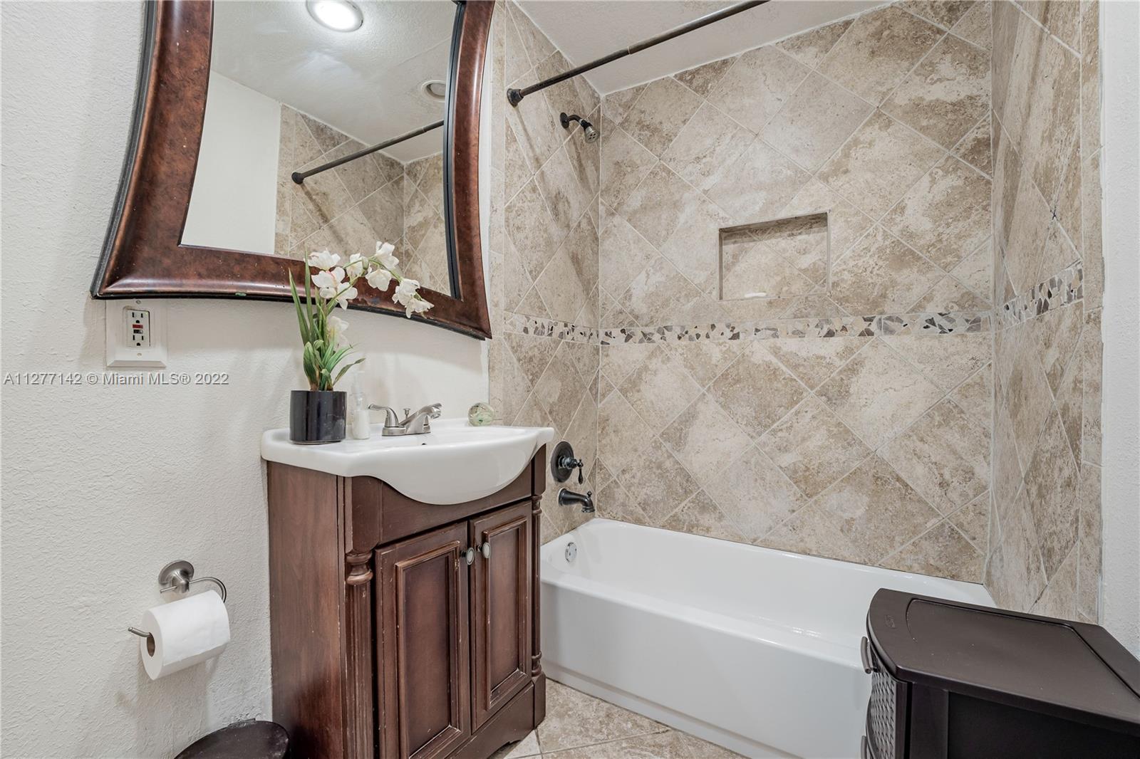 See details / 1529 sq. ft. $ 2022-09-22 0 Photo