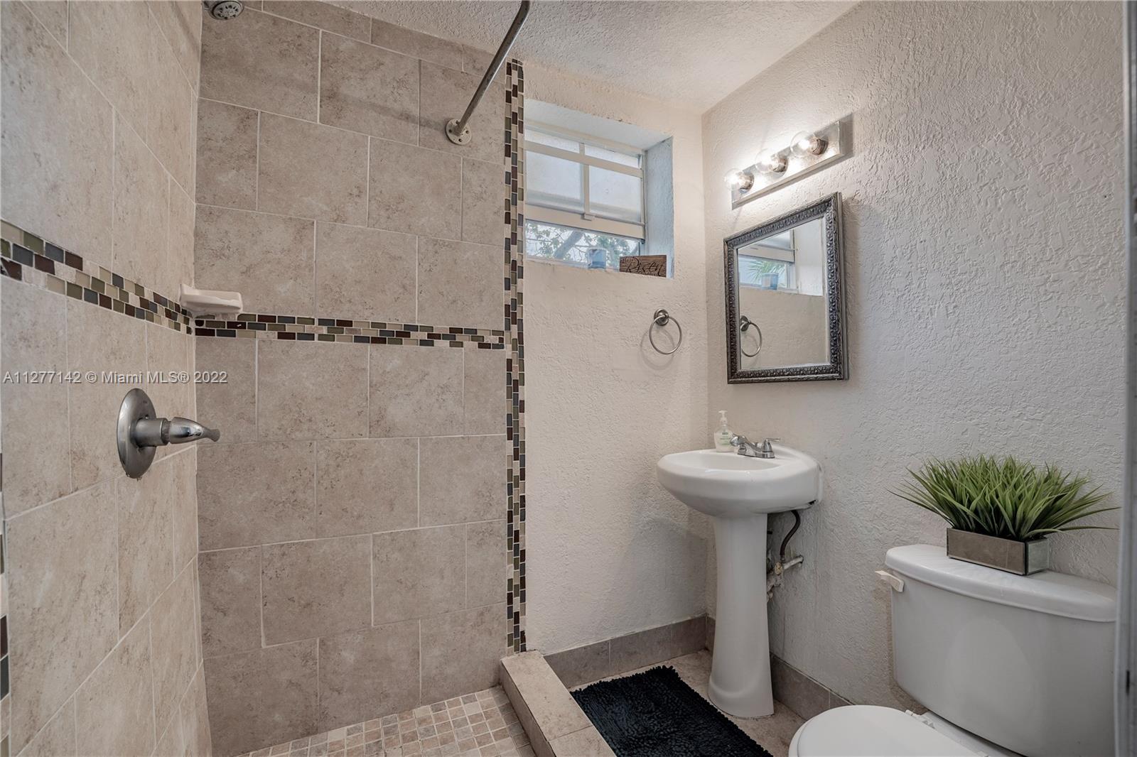 See details / 1529 sq. ft. $ 2022-09-22 0 Photo