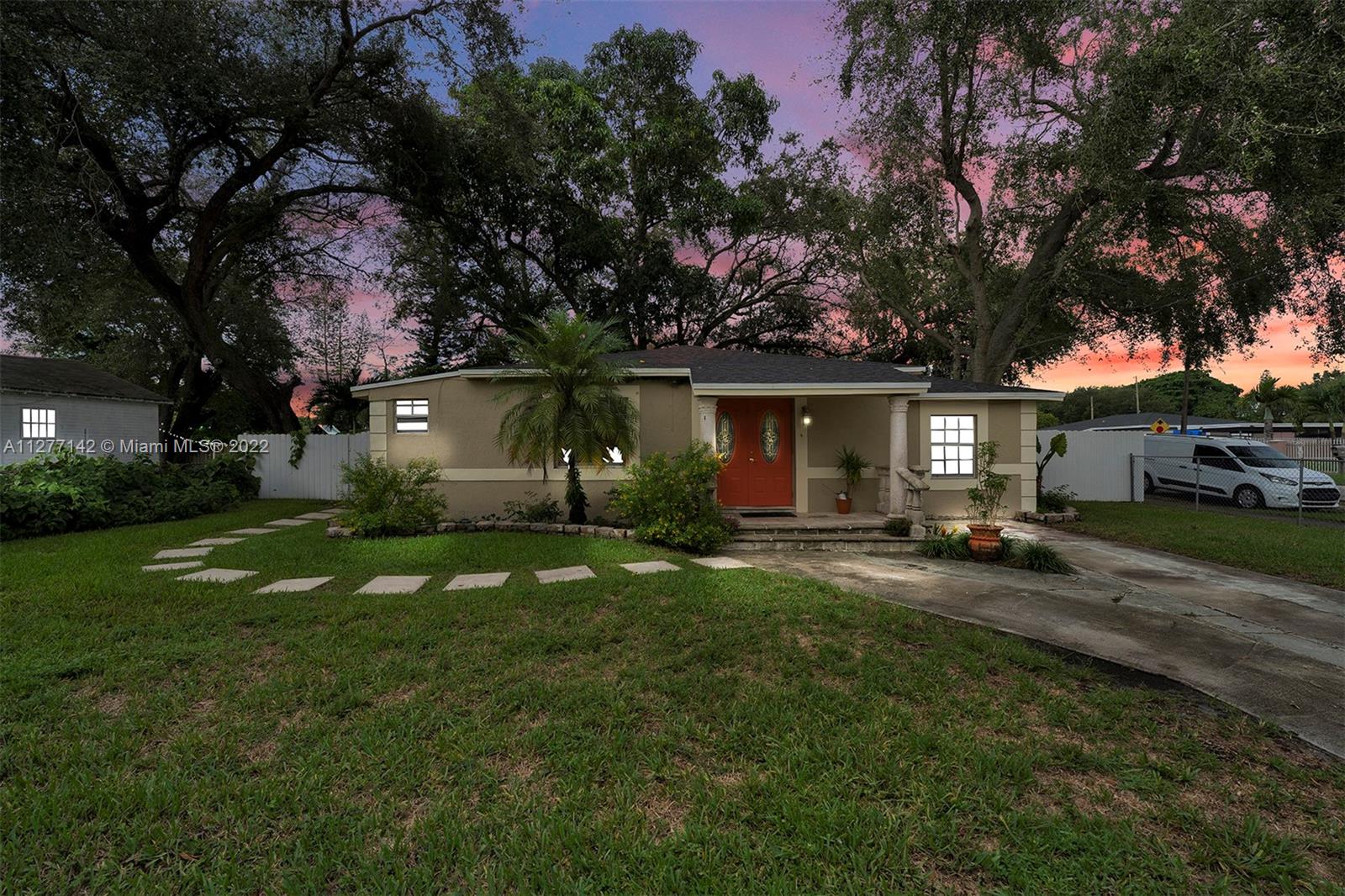 See details / 1529 sq. ft. $ 2022-09-22 0 Photo