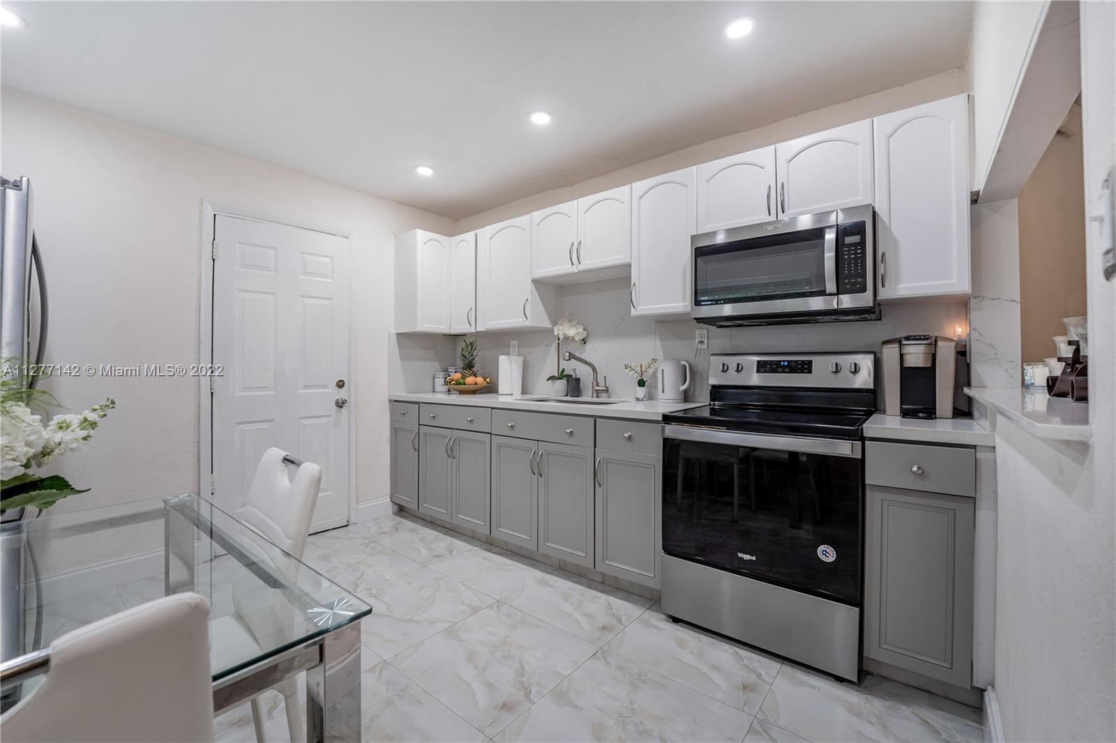See details / 1529 sq. ft. $ 2022-09-22 0 Photo