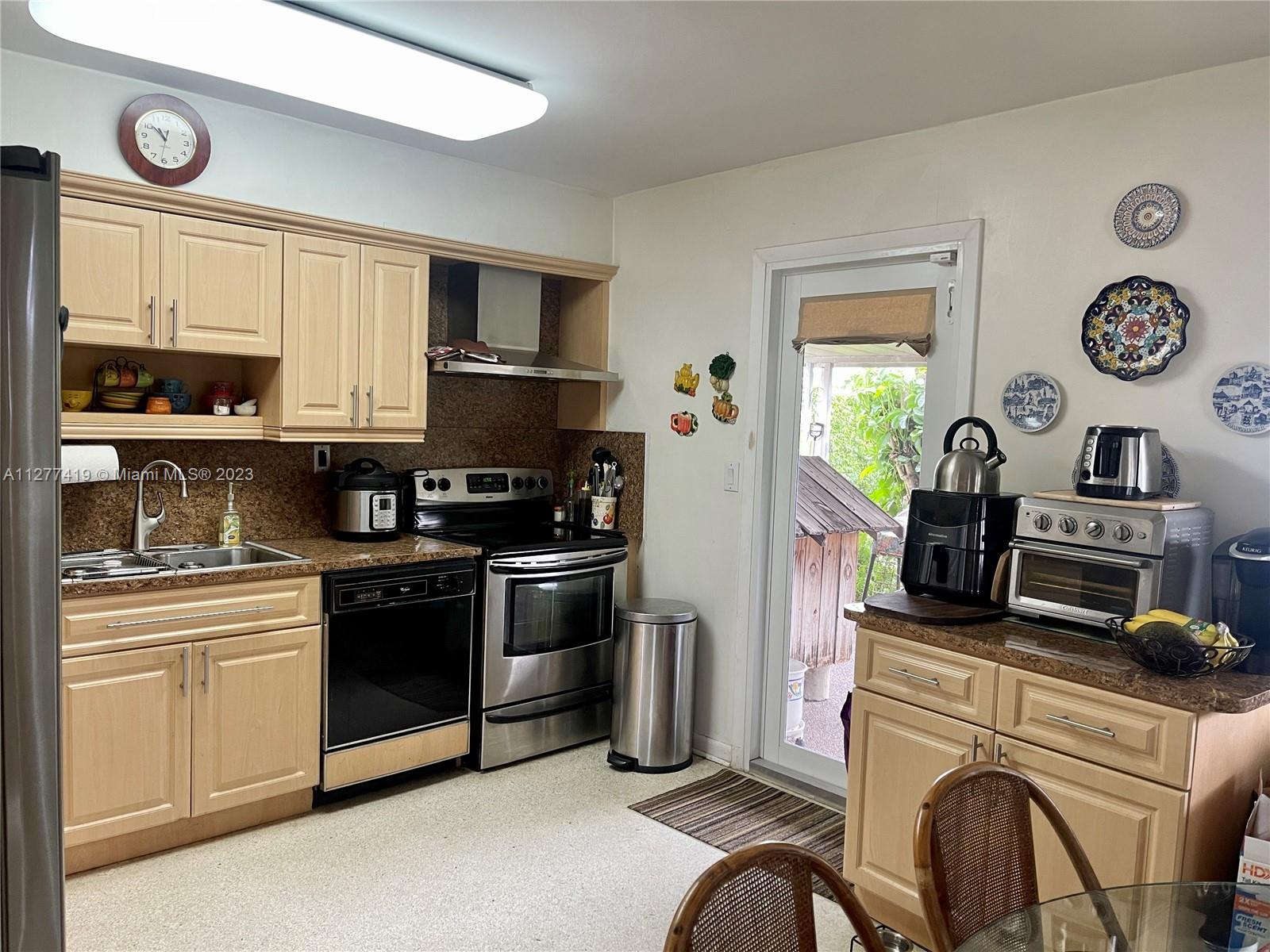 See details / 1875 sq. ft. $ 2022-11-04 0 Photo