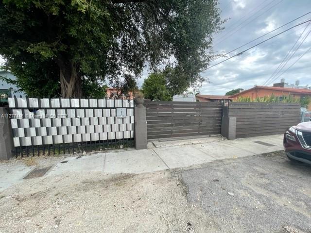 See details / 2035 sq. ft. $ 2022-09-23 0 Photo