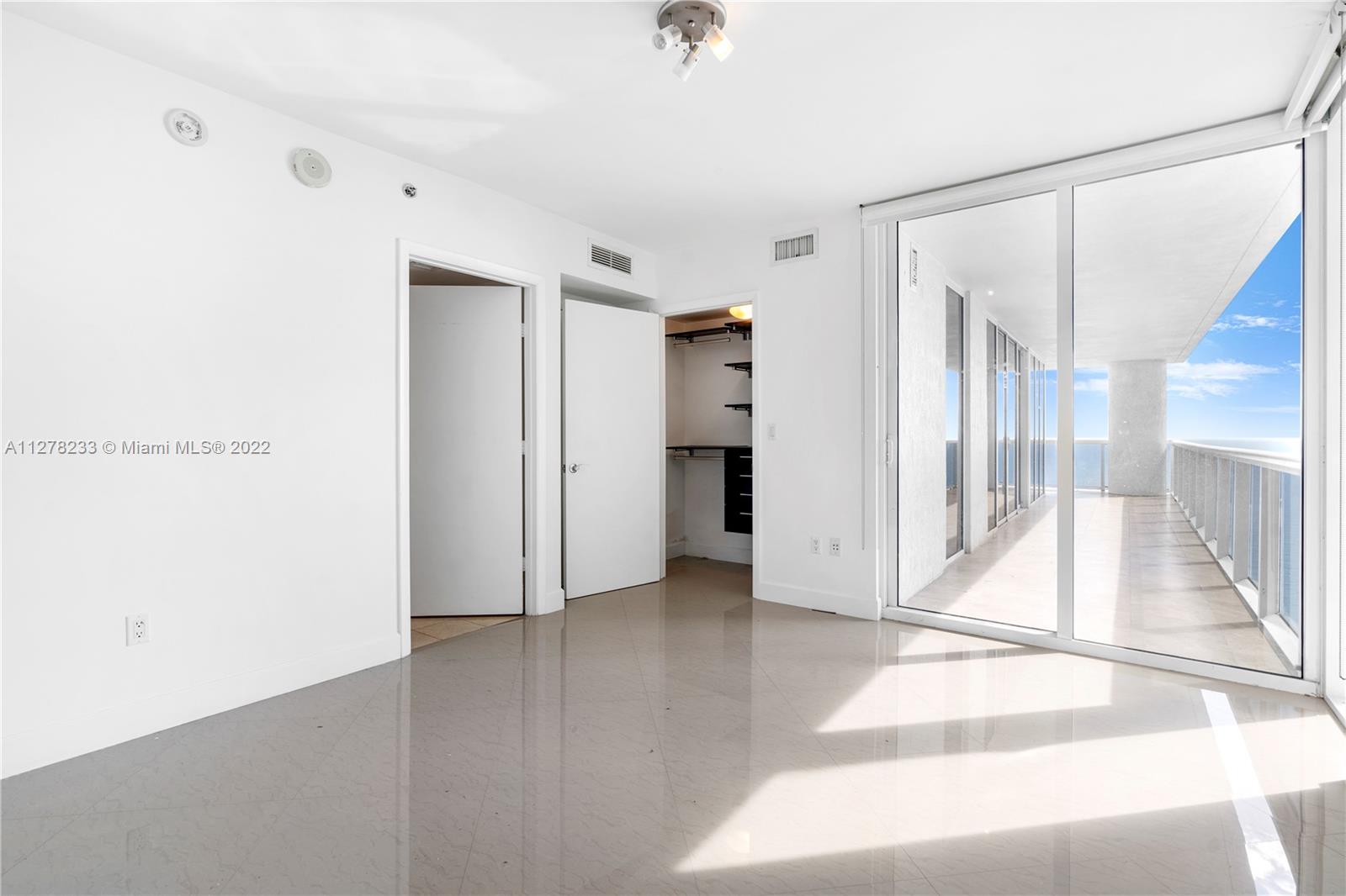 See details 2804 3 / 4 2078 sq. ft. $ 2022-10-24 0 Photo