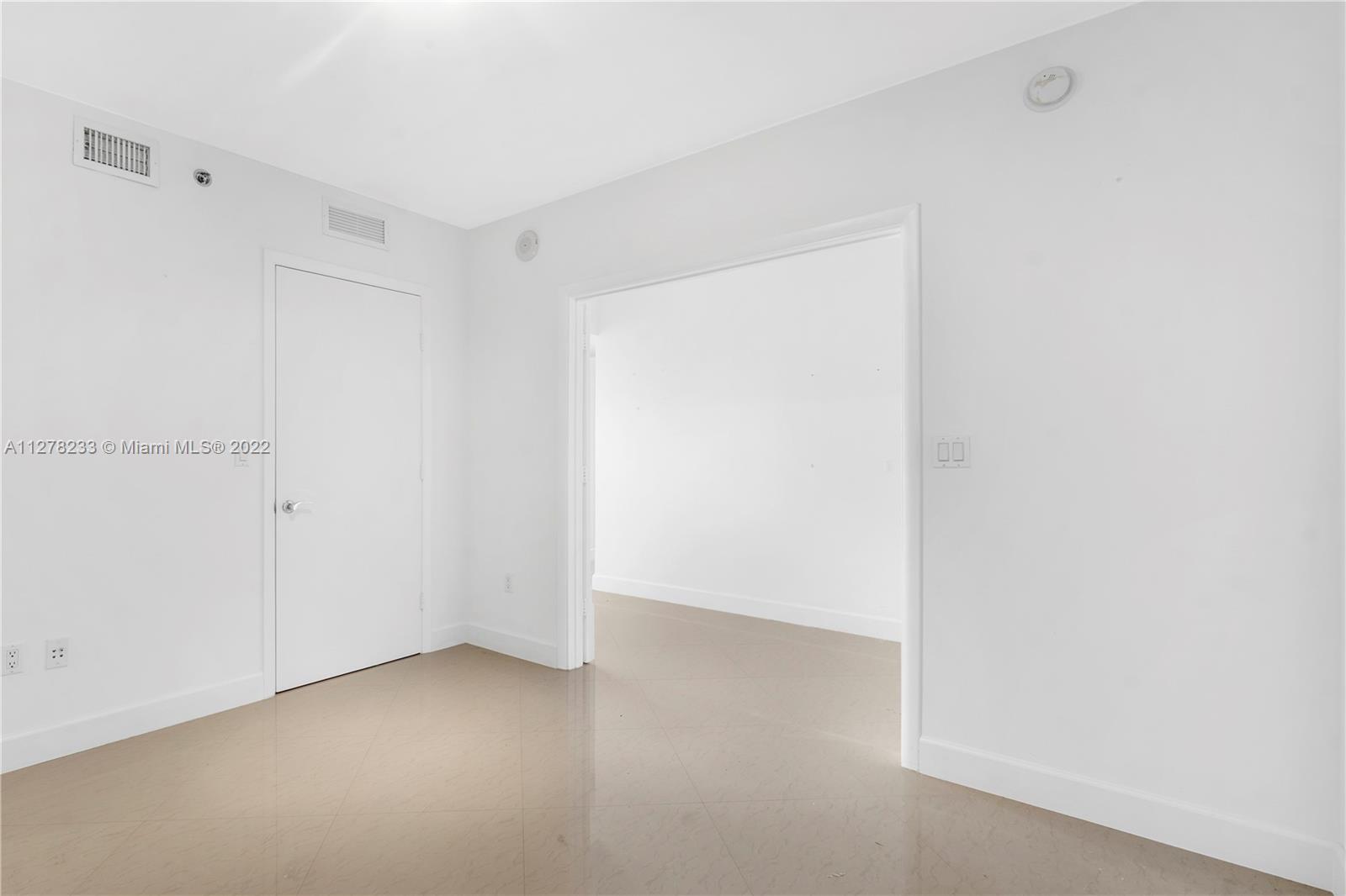 See details 2804 3 / 4 2078 sq. ft. $ 2022-10-24 0 Photo