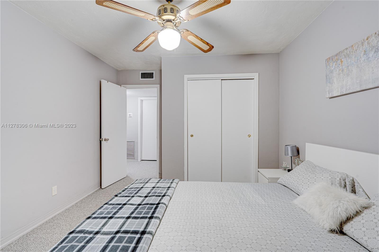 See details / 4341 sq. ft. $ 2022-09-26 0 Photo