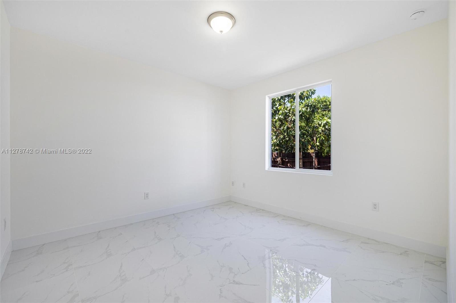 See details / 2421 sq. ft. $ 2022-11-14 0 Photo