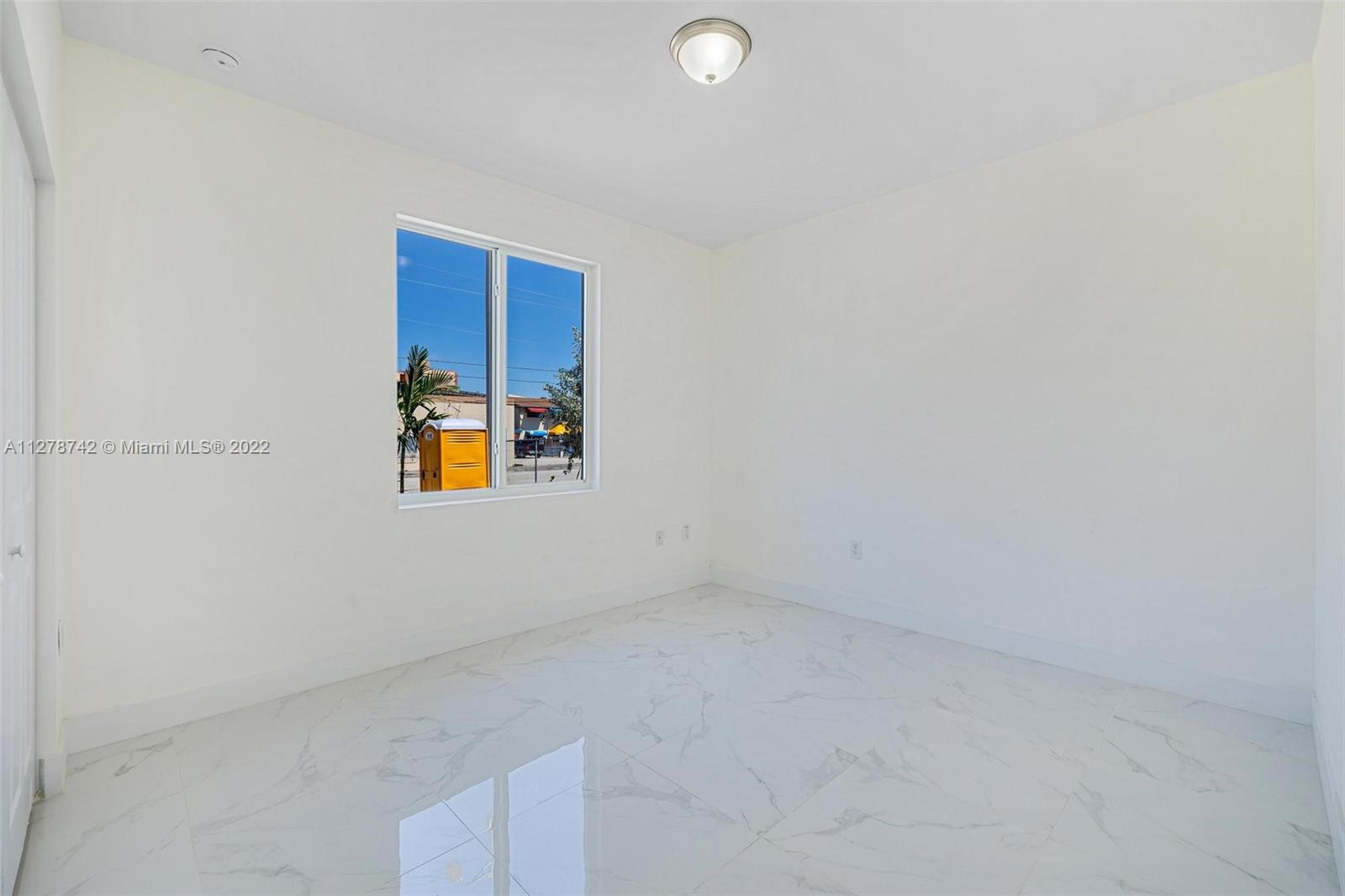 See details / 2421 sq. ft. $ 2022-11-14 0 Photo