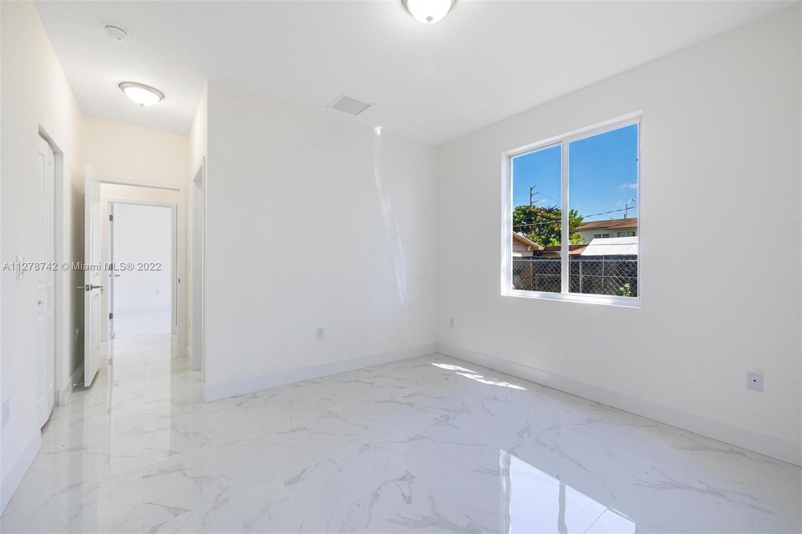 See details / 2421 sq. ft. $ 2022-11-14 0 Photo