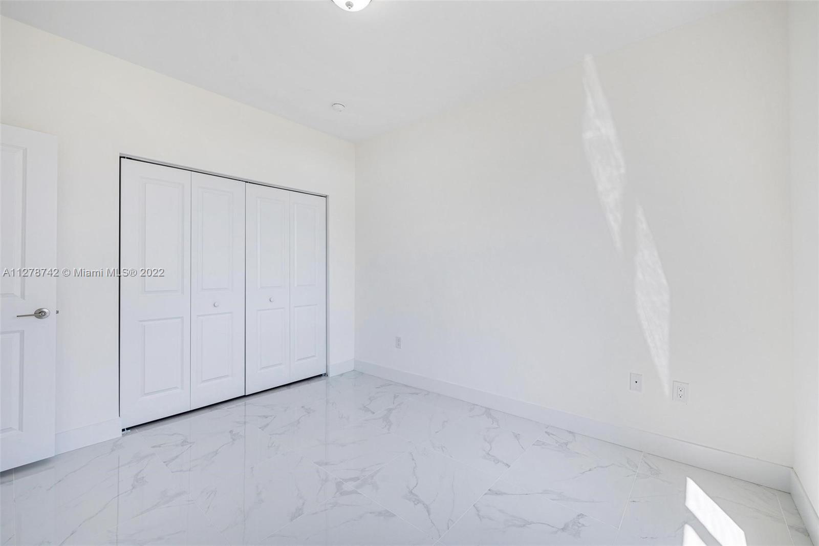 See details / 2421 sq. ft. $ 2022-11-14 0 Photo