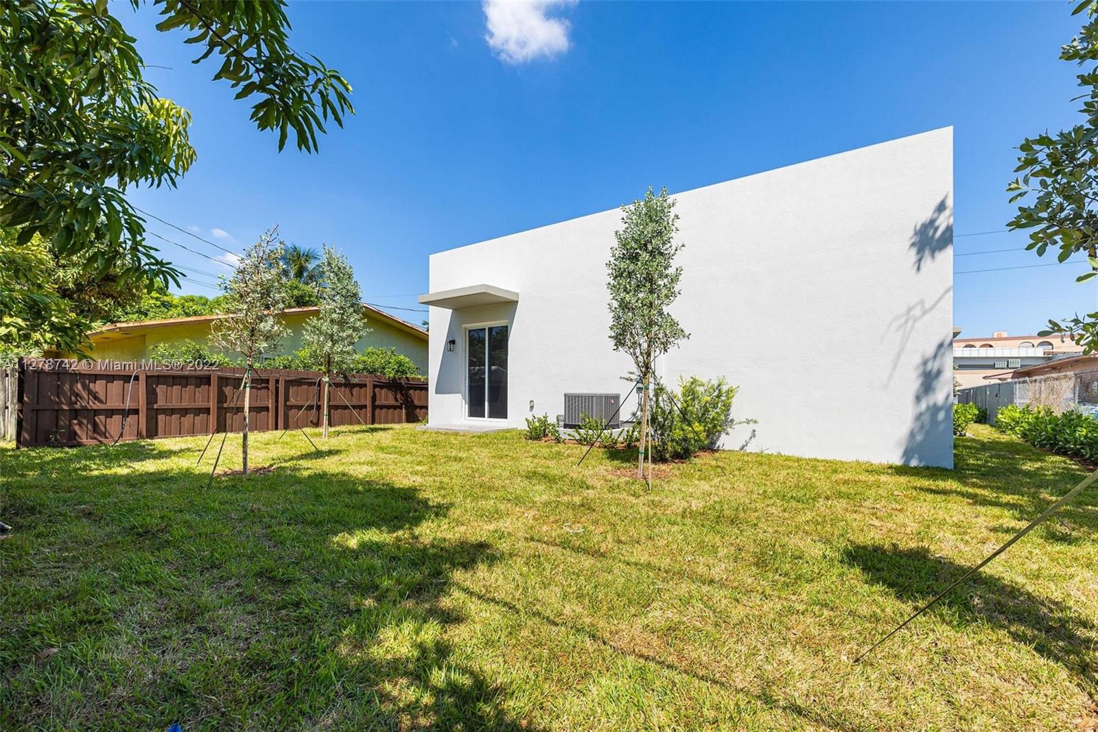 See details / 2421 sq. ft. $ 2022-11-14 0 Photo