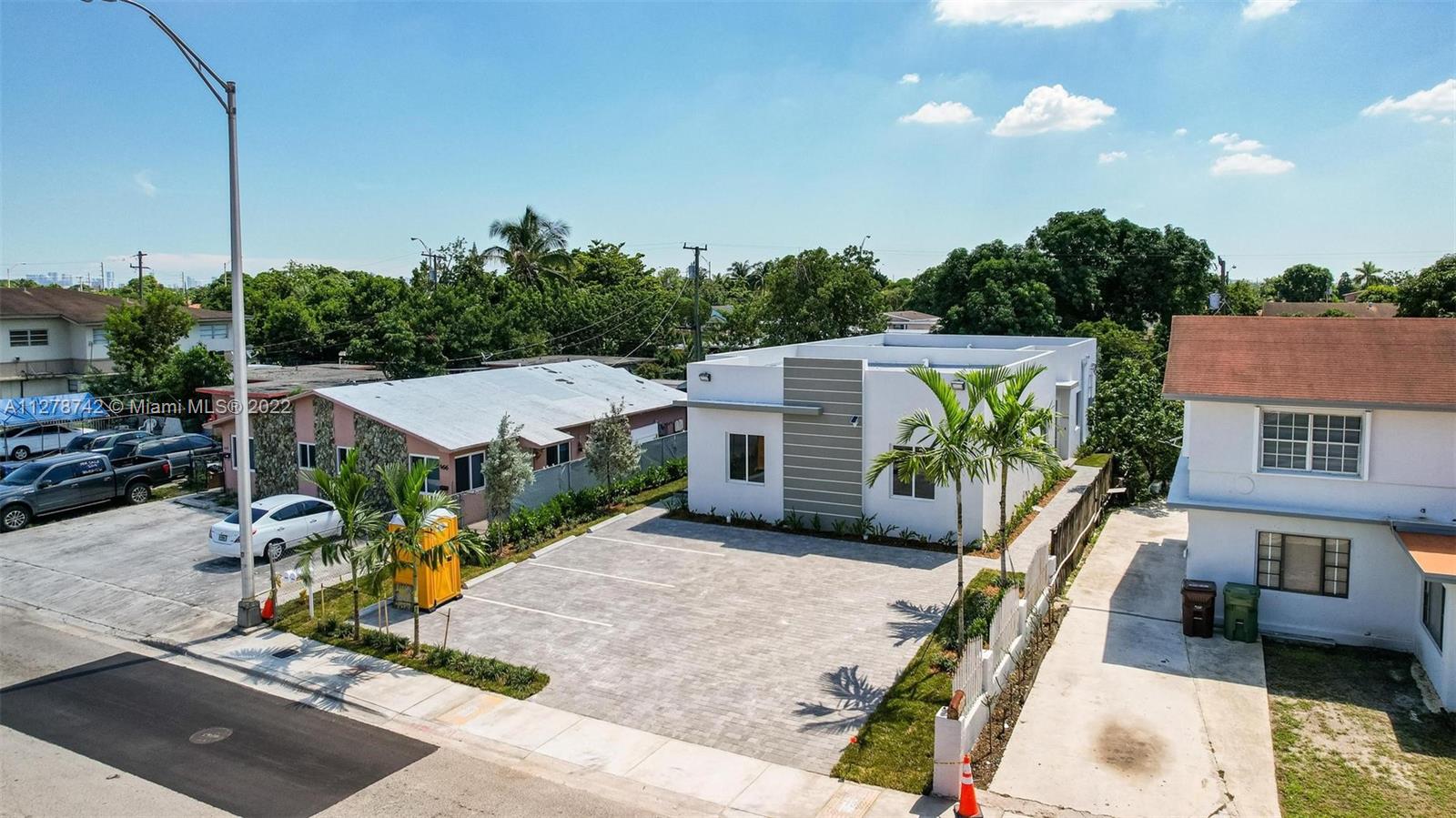 See details / 2421 sq. ft. $ 2022-11-14 0 Photo