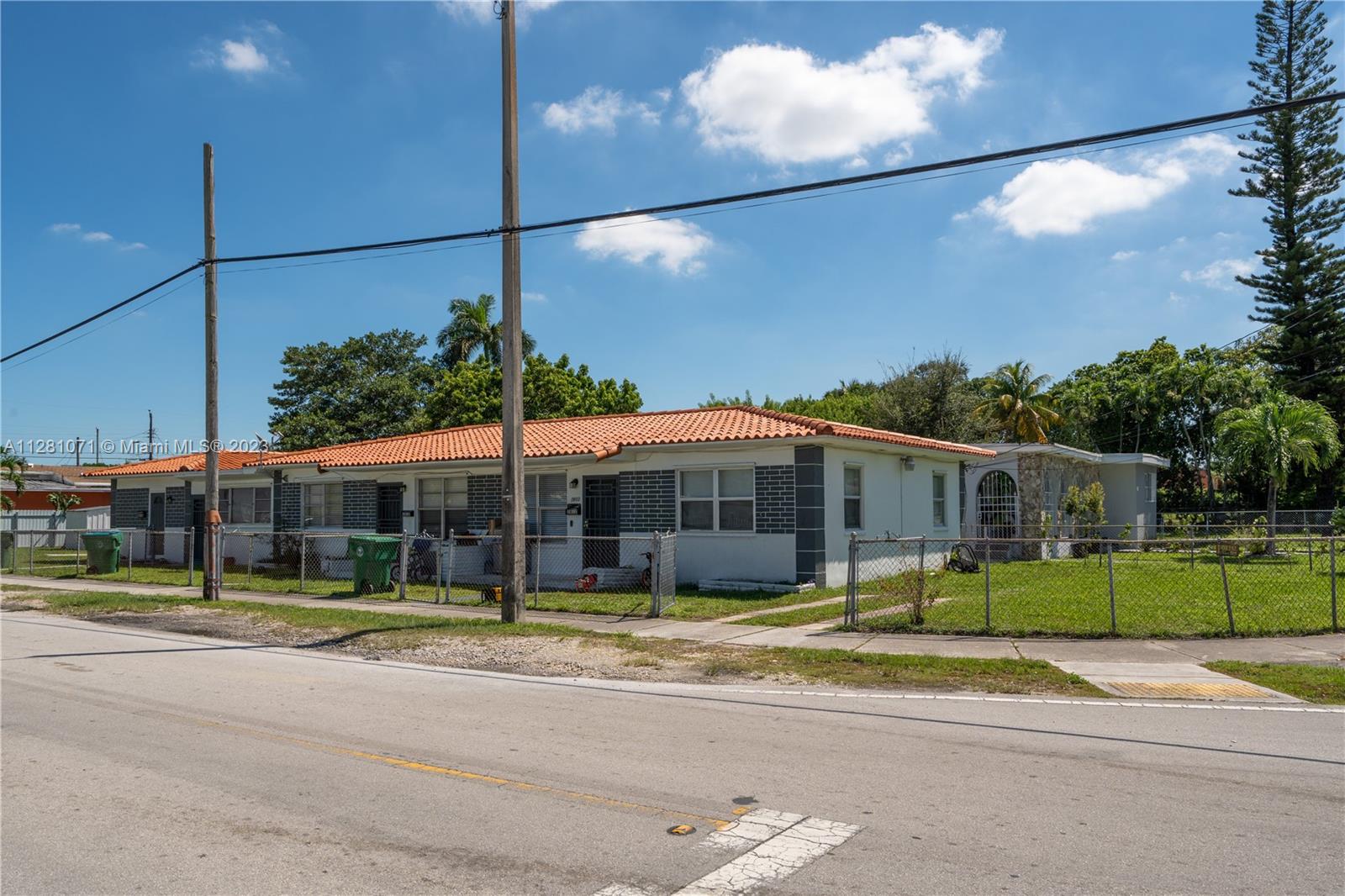 See details / 2072 sq. ft. $ 2022-09-28 0 Photo