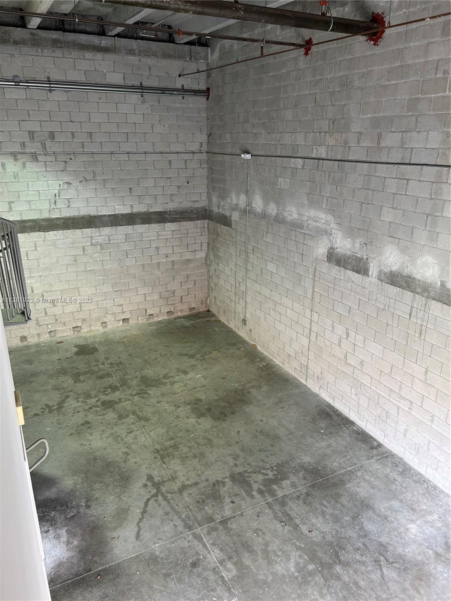 See details 304 / sq. ft. $ 2022-11-01 0 Photo