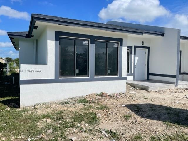 See details / 2400 sq. ft. $ 2022-09-30 0 Photo