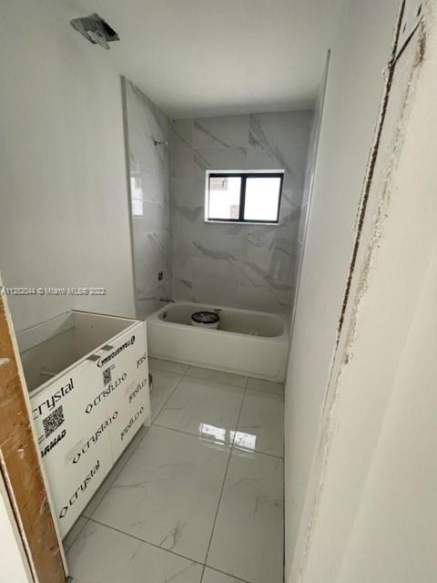 See details / 2400 sq. ft. $ 2022-09-30 0 Photo